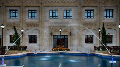 ورودی هتل بین الحرمین شیراز